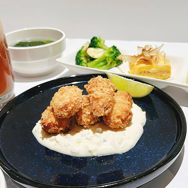 No.2 薄皮酥炸鮭魚/優格塔塔醬（超值套餐）